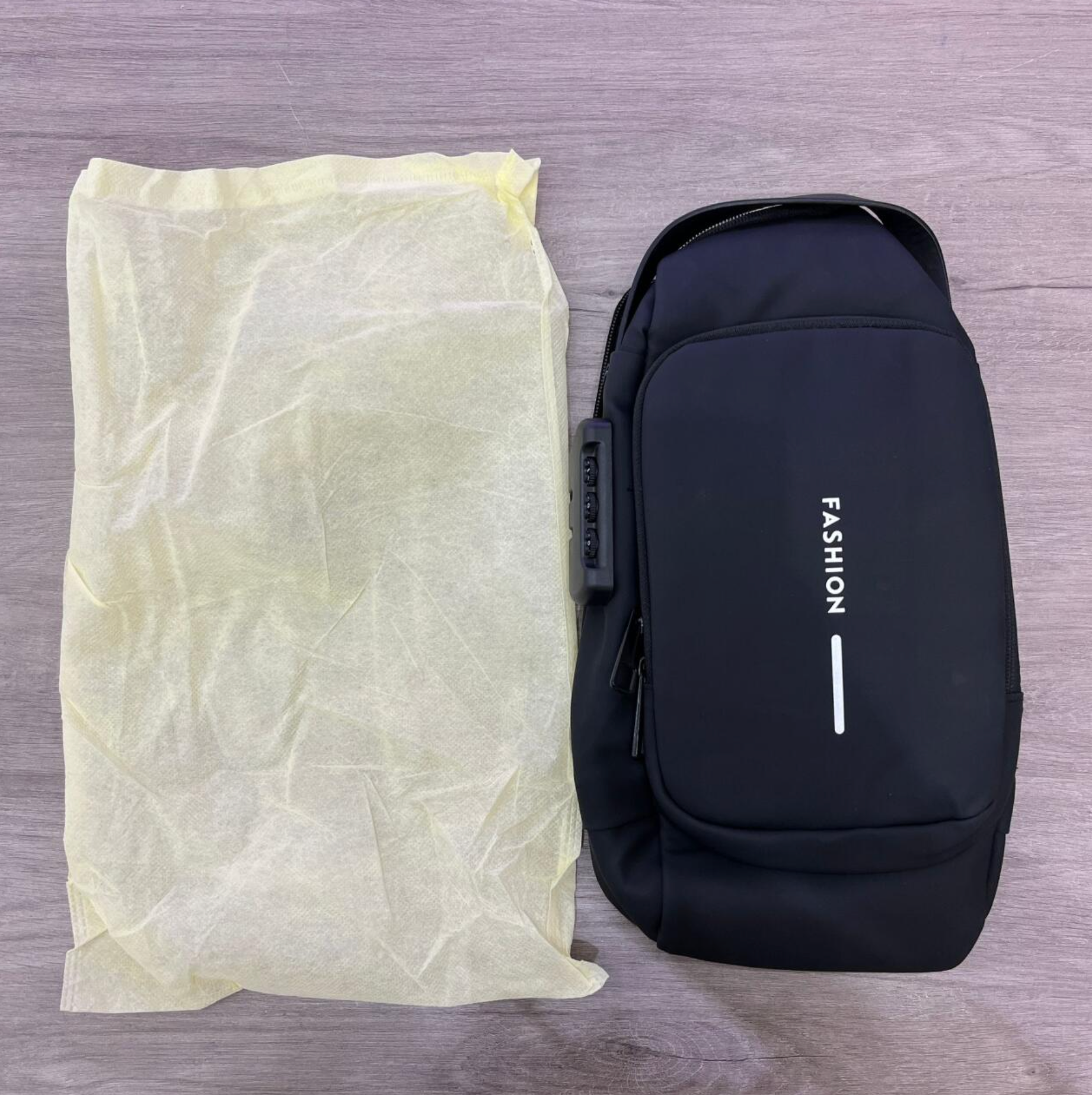 Bolso Bandolera Mini Impermeable para Hombre con Puerto USB